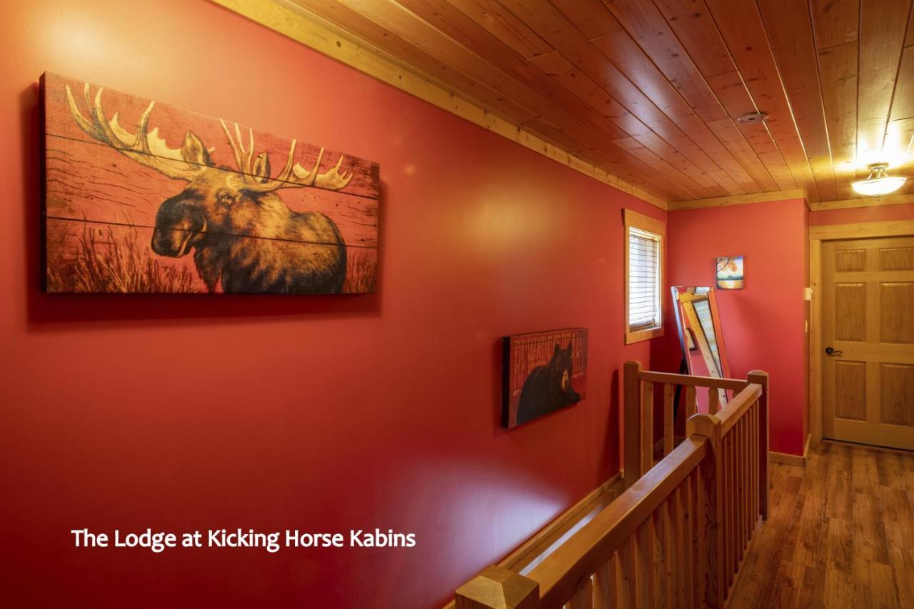 Kicking Horse Kabins Golden Extérieur photo
