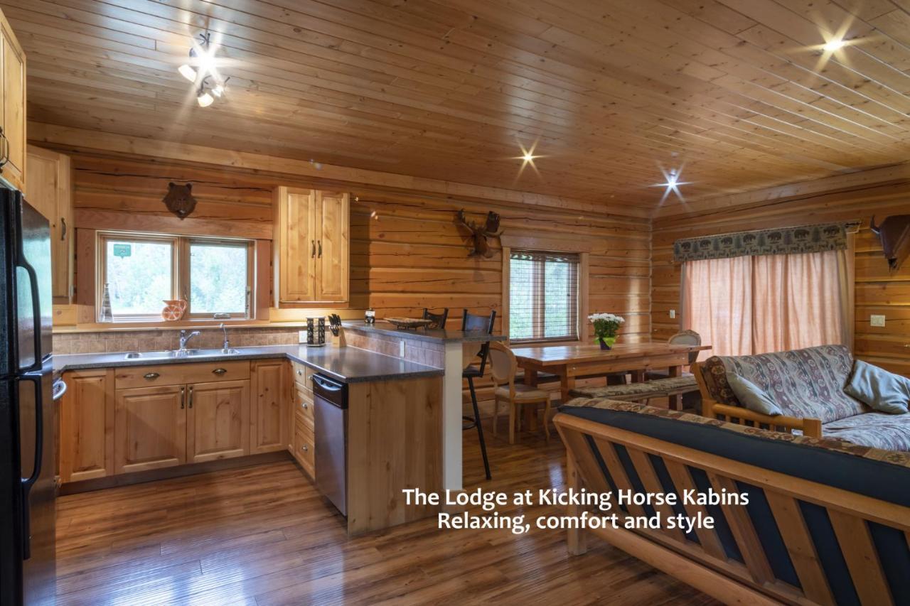 Kicking Horse Kabins Golden Extérieur photo