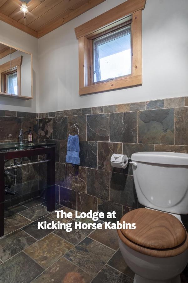 Kicking Horse Kabins Golden Extérieur photo